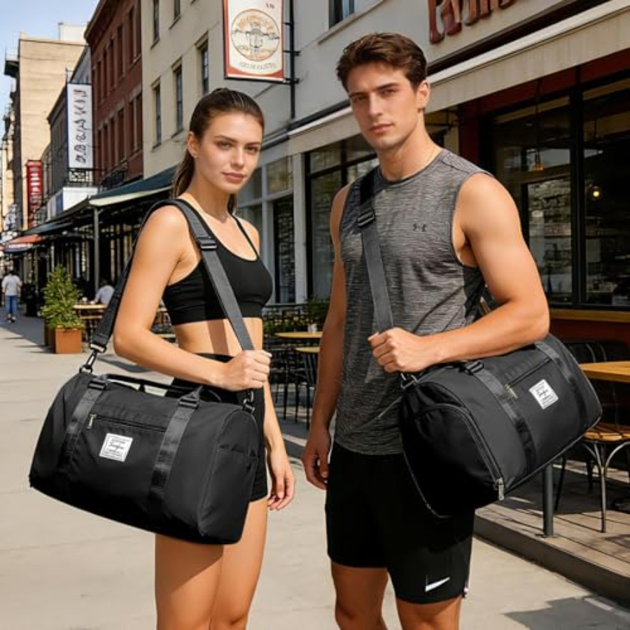 Small Black Sports Gym Duffel  - Men Shoes Men recension och pris